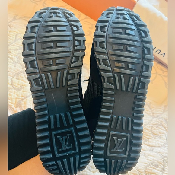 Authentic Louis Vuitton Run Away Sneaker - Picture 6 of 8